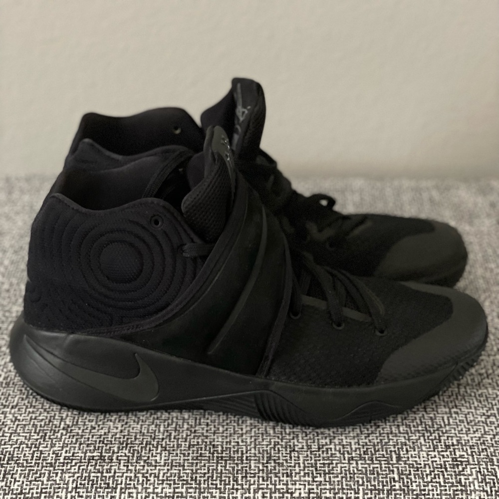 Nike Kyrie 2 - Triple Black